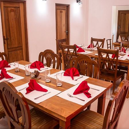 Danisco Leisure Bunglow Канди Екстериор снимка